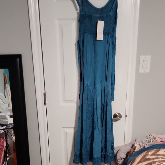 Akiko Elegant Blue Maxi Dress - Picture 3 of 3